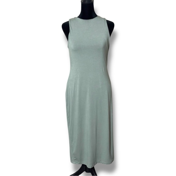 Stylish NWT Green Sleeveless Crewneck Sheath Style Bodycon Midi Dress - Picture 1 of 15